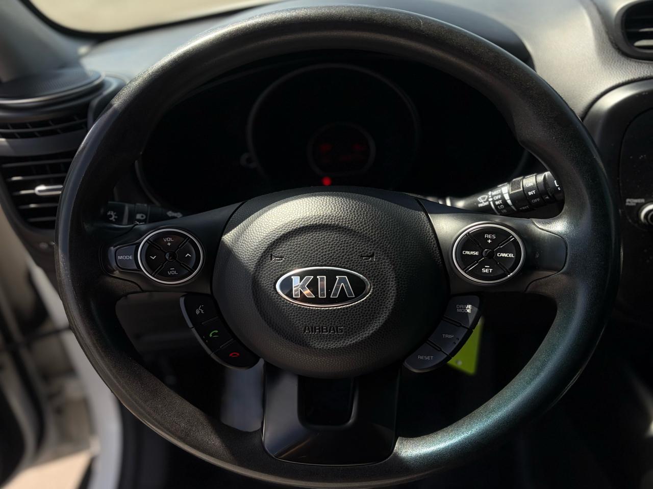 Kia Soul + w/Signature 2.0 Special Edition 2017