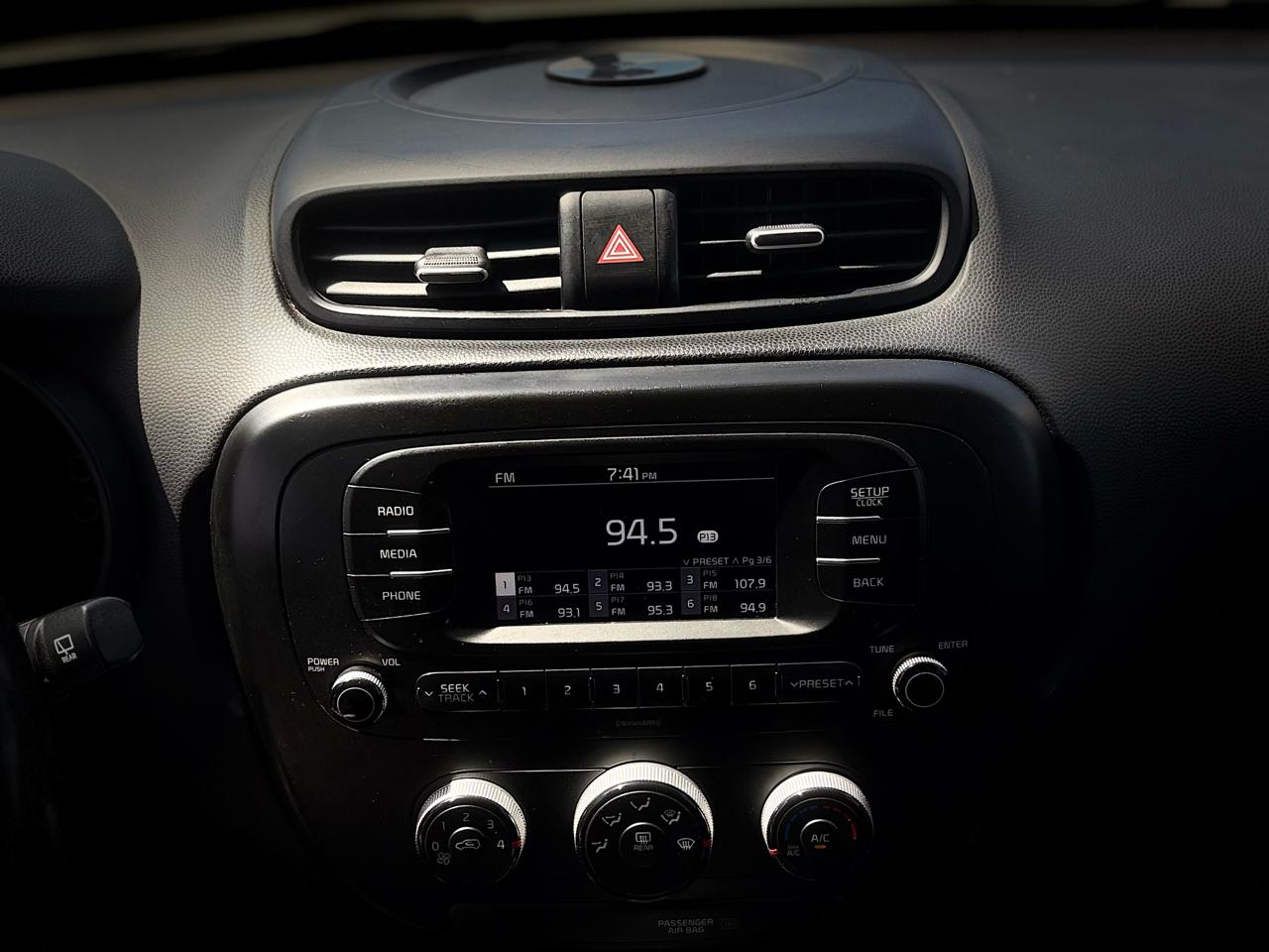 Kia Soul + w/Signature 2.0 Special Edition 2017