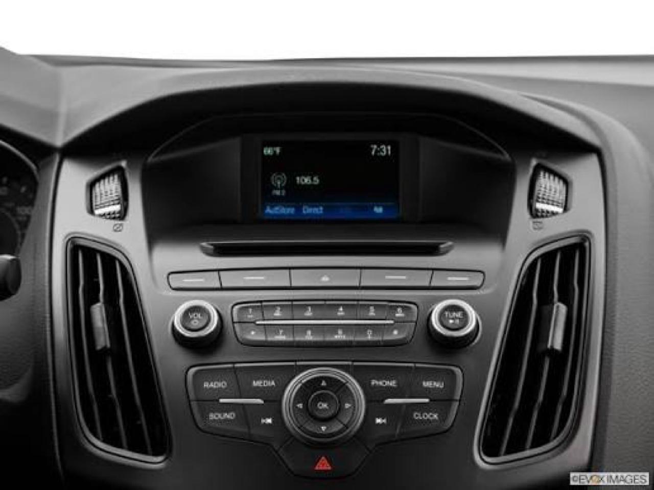 Ford Focus 4dr Sdn S 2015