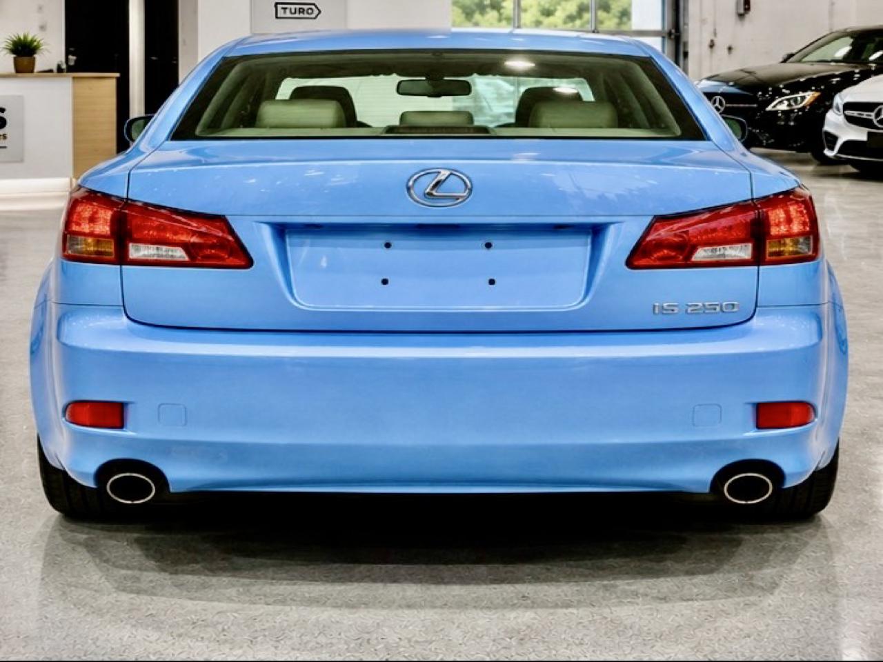 Lexus IS 250 4dr Sport Sdn Auto RWD 2012