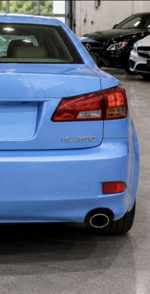 Lexus IS 250 4dr Sport Sdn Auto RWD 2012