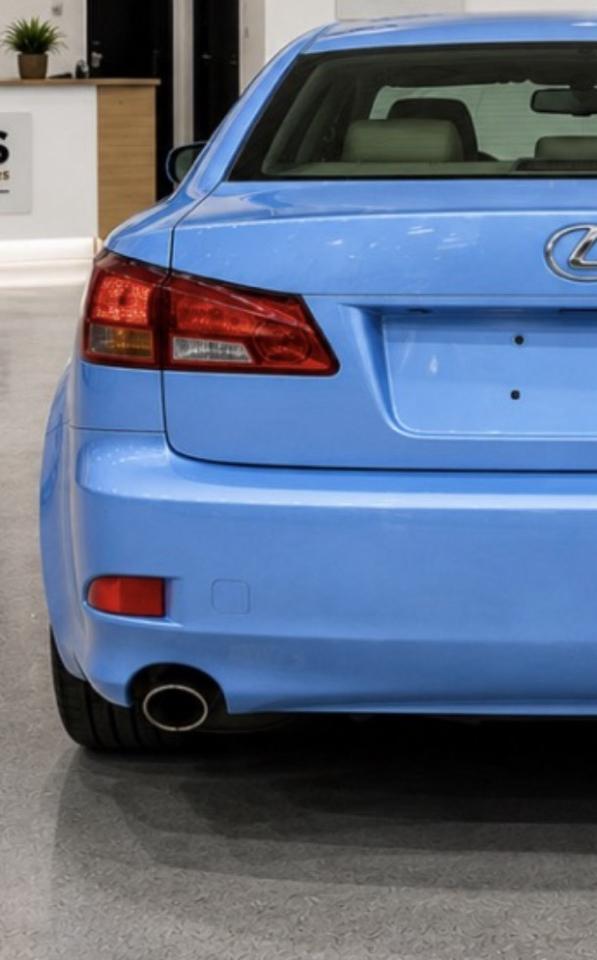 Lexus IS 250 4dr Sport Sdn Auto RWD 2012