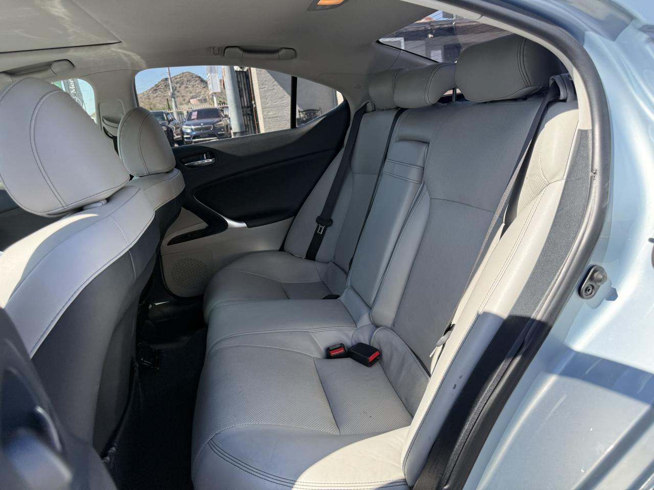 Lexus IS 250 4dr Sport Sdn Auto RWD 2012