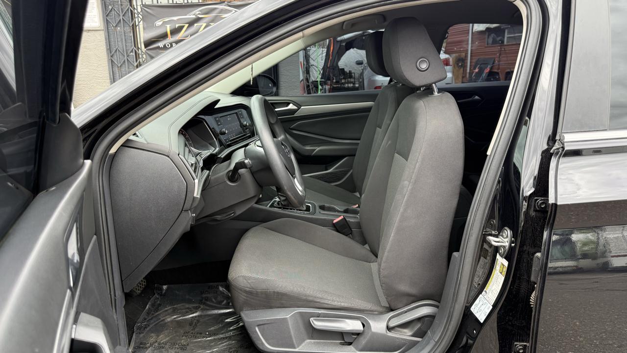 Volkswagen Jetta R-Line Auto w/SULEV 2019