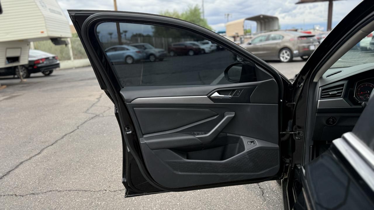 Volkswagen Jetta R-Line Auto w/SULEV 2019