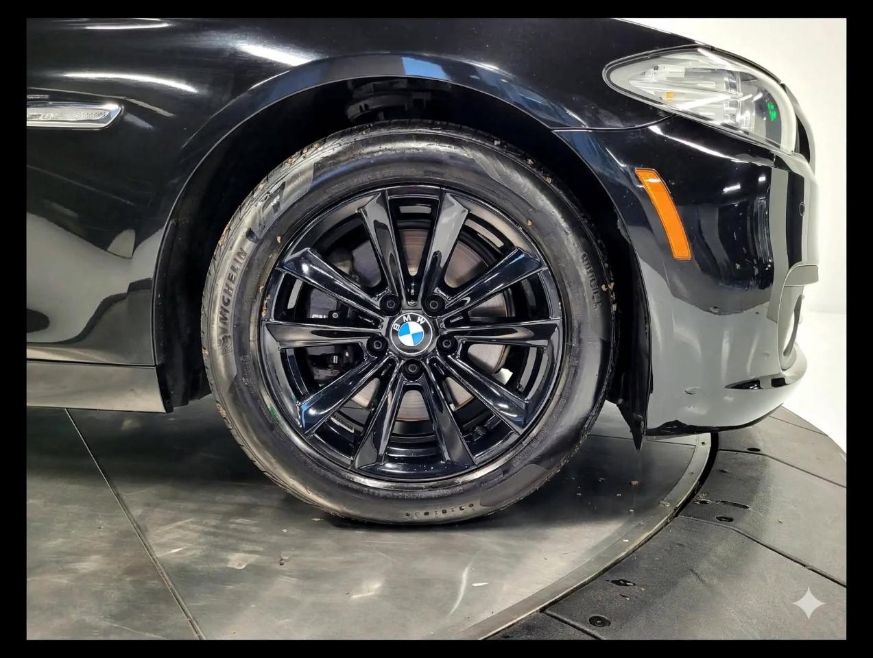 BMW 5 Series 4dr Sdn 528i RWD 2015