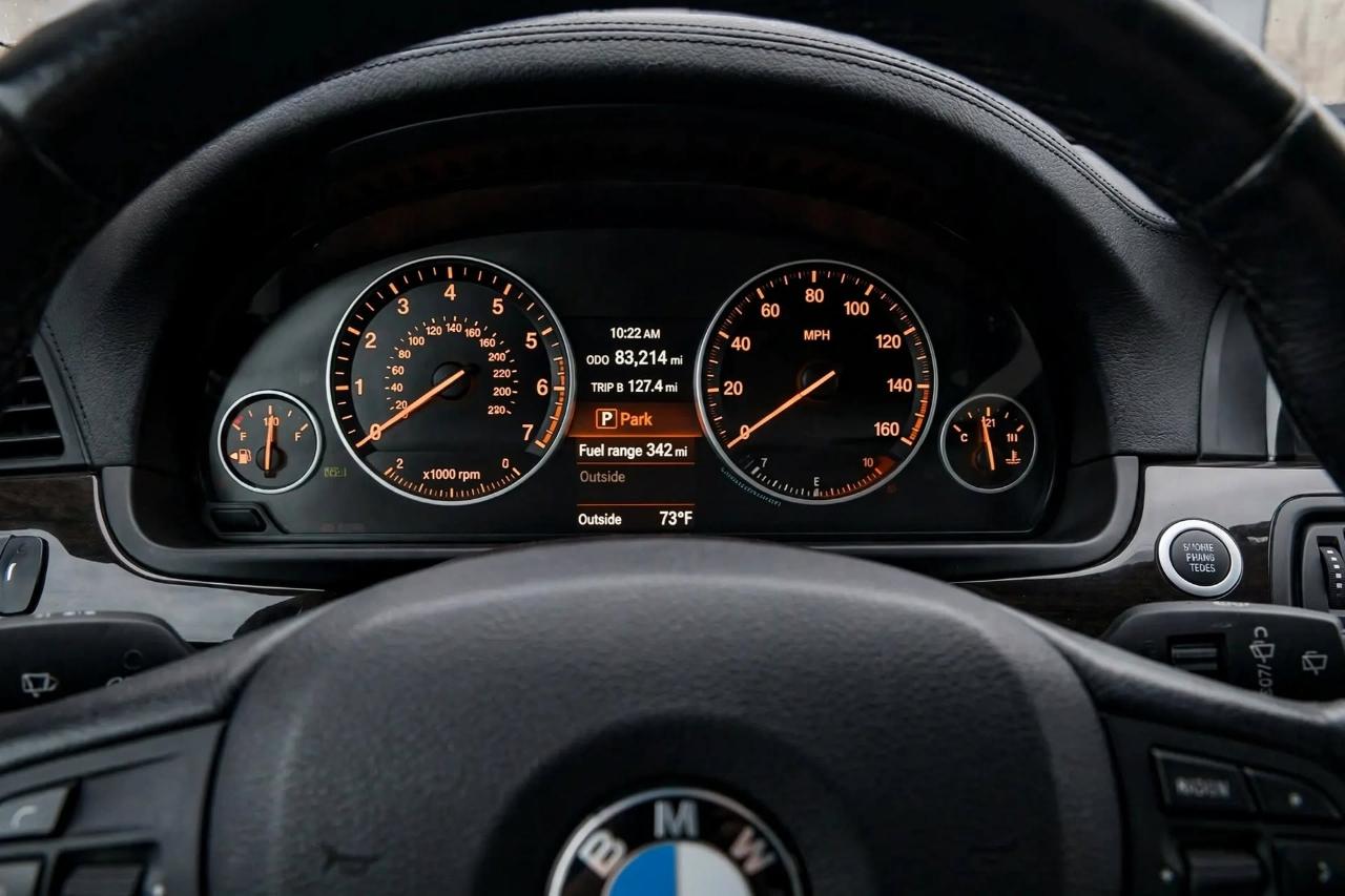 BMW 5 Series 4dr Sdn 528i RWD 2015