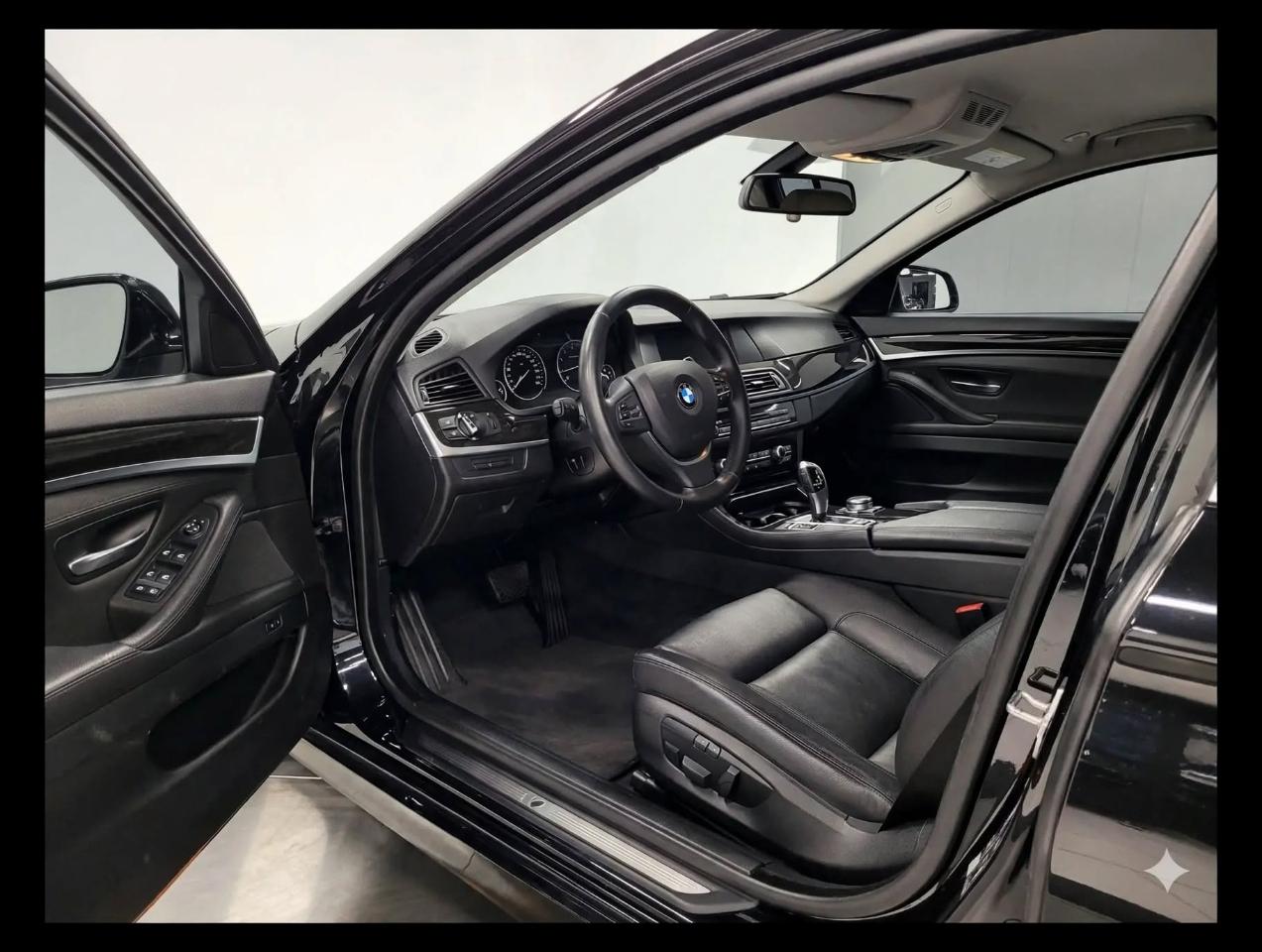 BMW 5 Series 4dr Sdn 528i RWD 2015