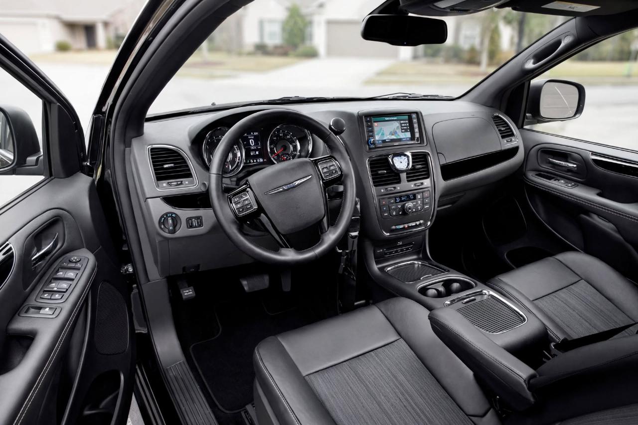 Chrysler Town & Country 4dr Wgn Touring 2014