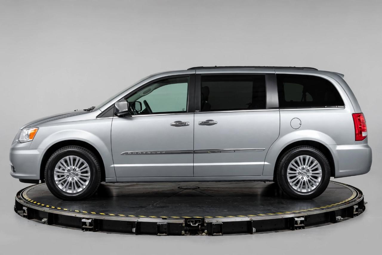 Chrysler Town & Country 4dr Wgn Touring 2014