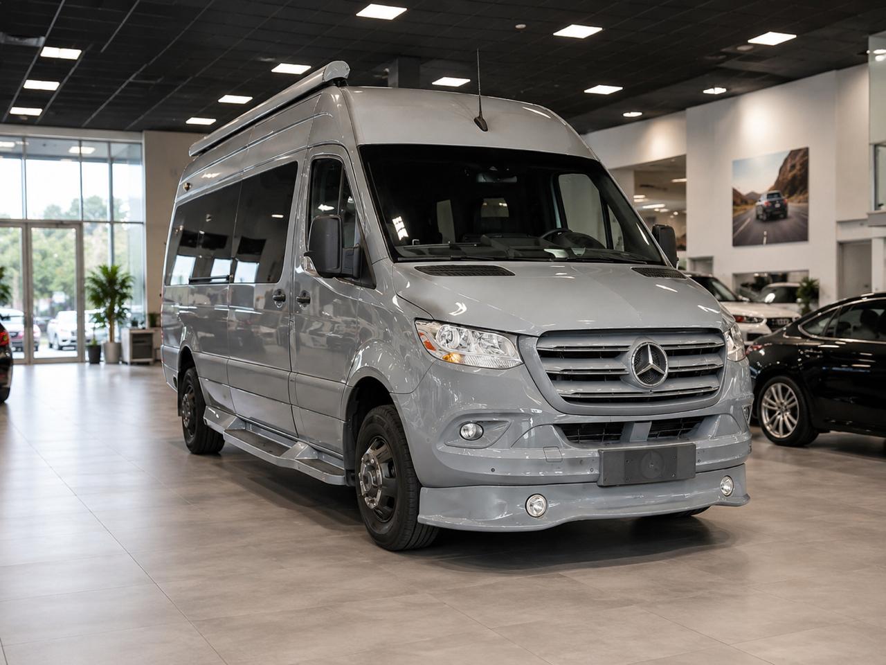 Mercedes-Benz Sprinter Van 3500 High Roof V6 170" RWD 2019