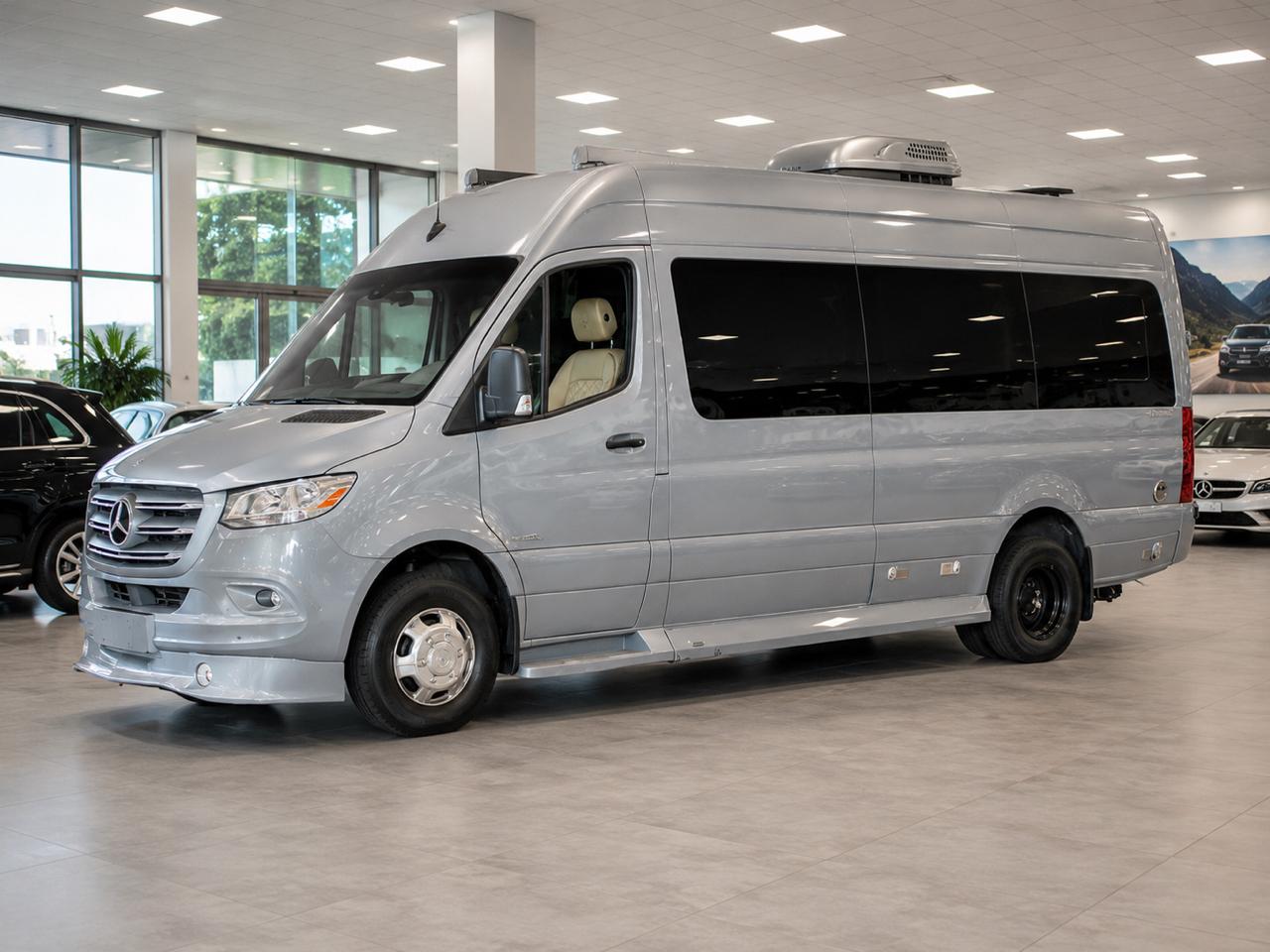 Mercedes-Benz Sprinter Van 3500 High Roof V6 170" RWD 2019