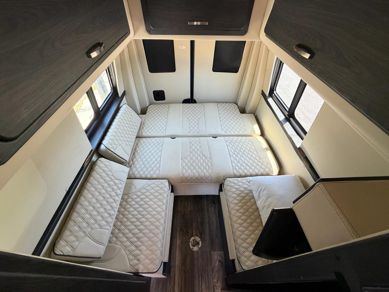Mercedes-Benz Sprinter Van 3500 High Roof V6 170" RWD 2019
