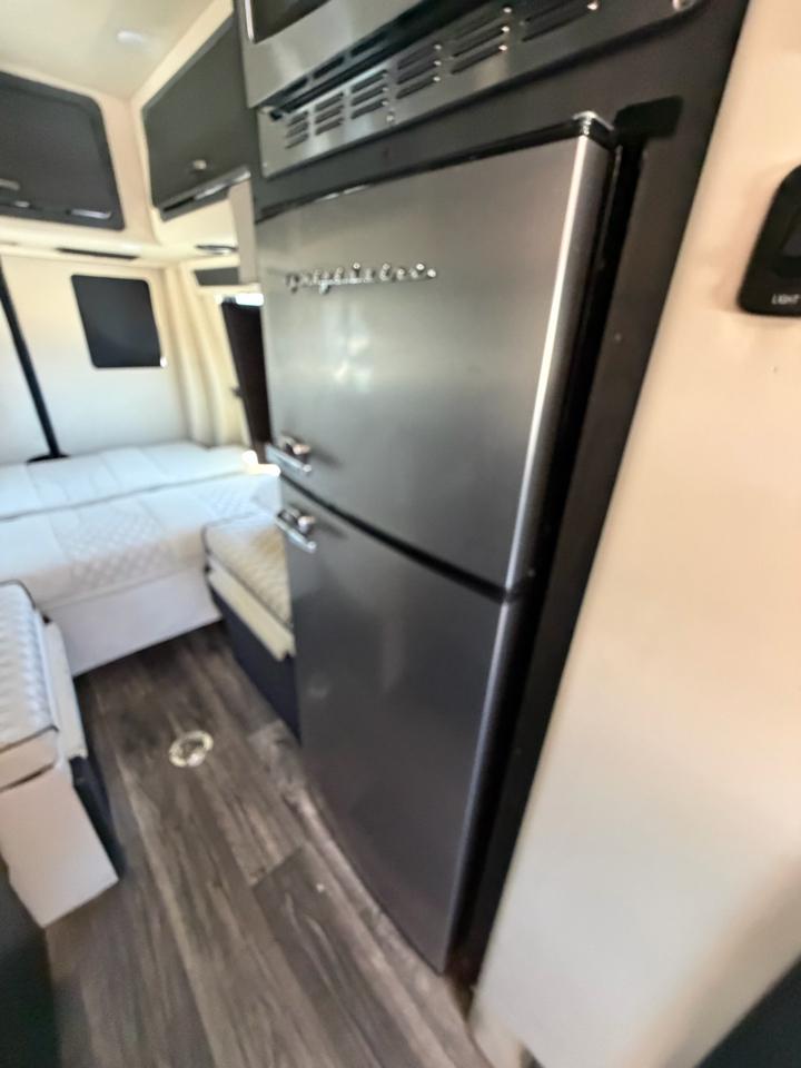 Mercedes-Benz Sprinter Van 3500 High Roof V6 170" RWD 2019