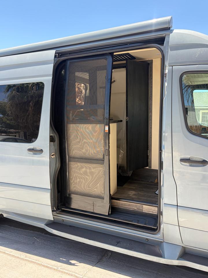 Mercedes-Benz Sprinter Van 3500 High Roof V6 170" RWD 2019