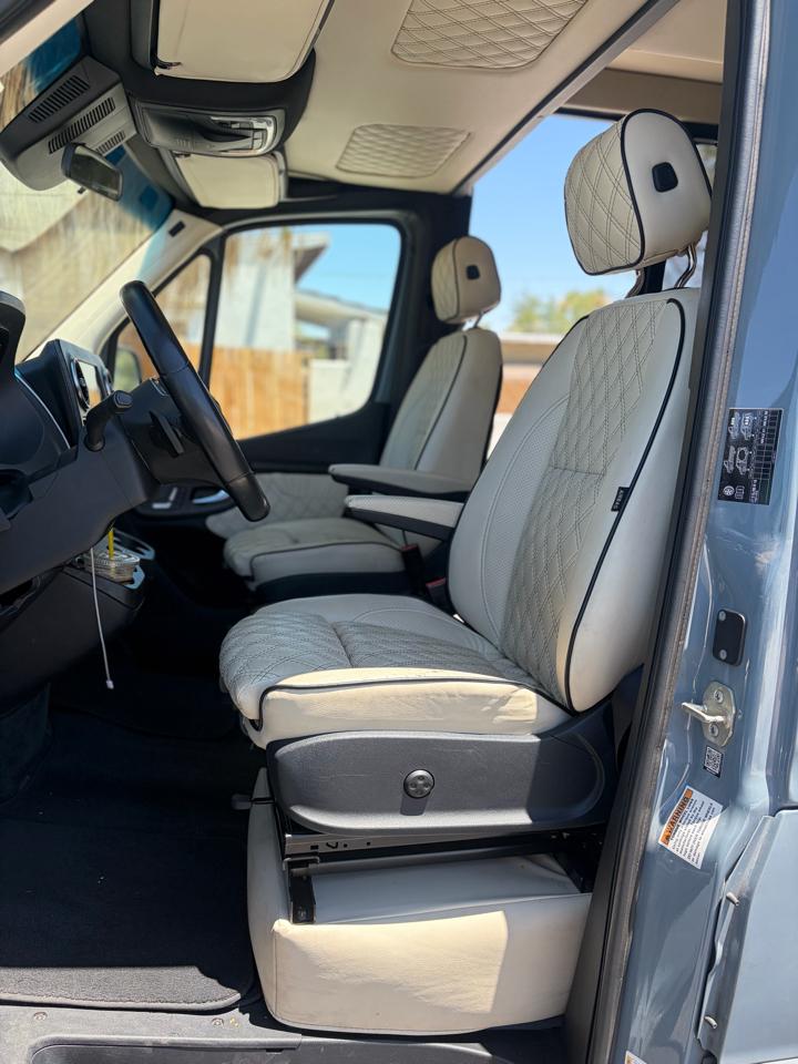 Mercedes-Benz Sprinter Van 3500 High Roof V6 170" RWD 2019