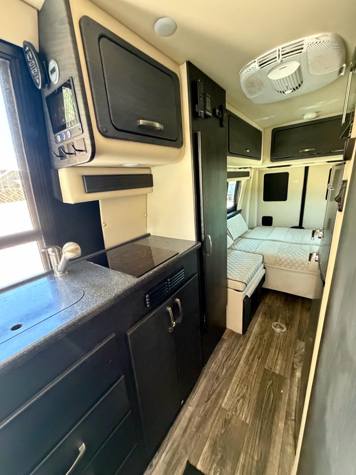 Mercedes-Benz Sprinter Van 3500 High Roof V6 170" RWD 2019