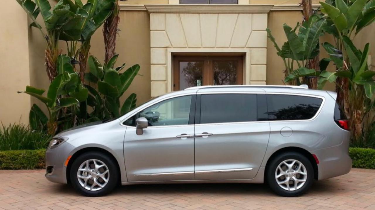 Chrysler Pacifica Touring-L FWD 2017
