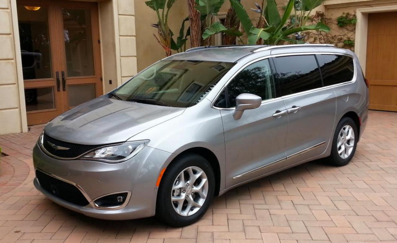 Chrysler Pacifica Touring-L FWD 2017