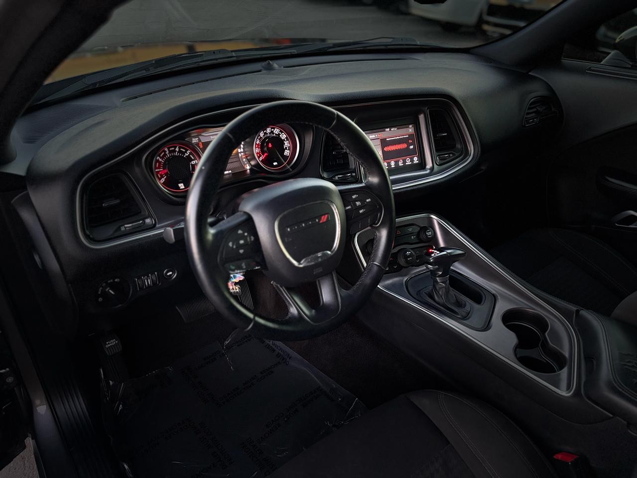 Dodge Challenger SXT Coupe 2017