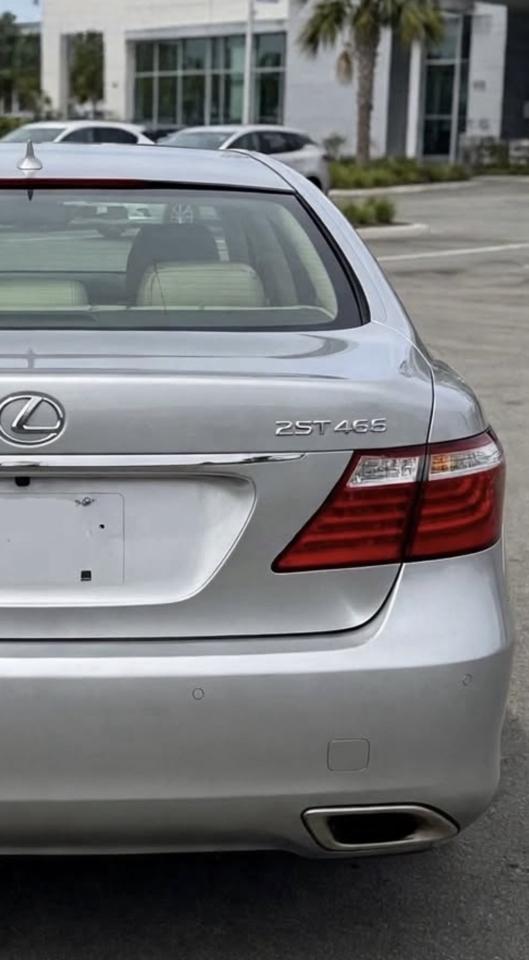 Lexus LS 460 4dr Sdn RWD 2012