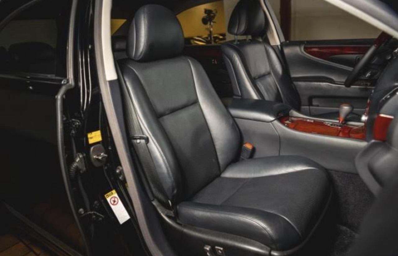 Lexus LS 460 4dr Sdn RWD 2012