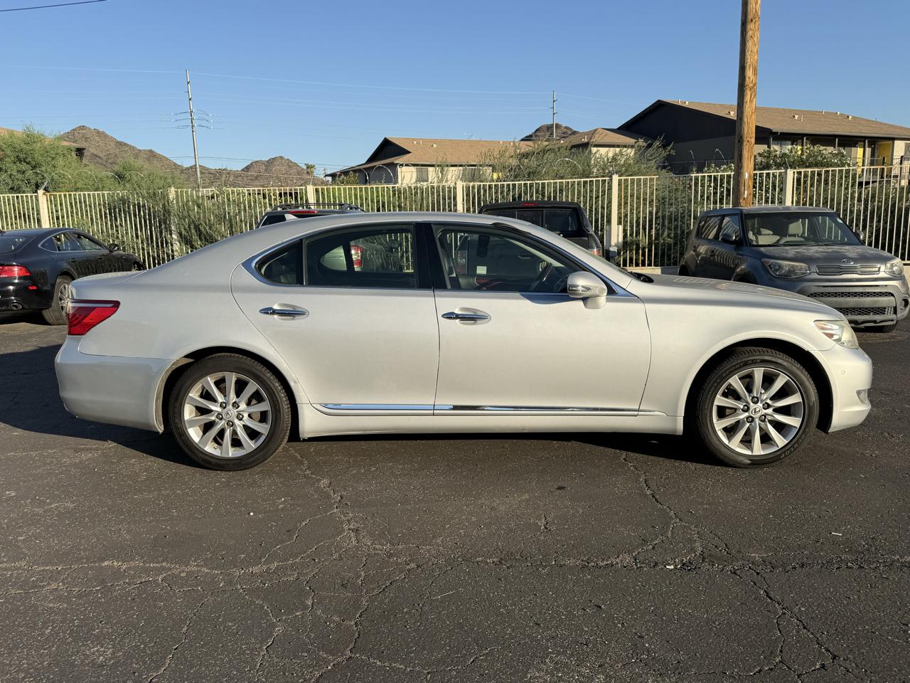 Lexus LS 460 4dr Sdn RWD 2012