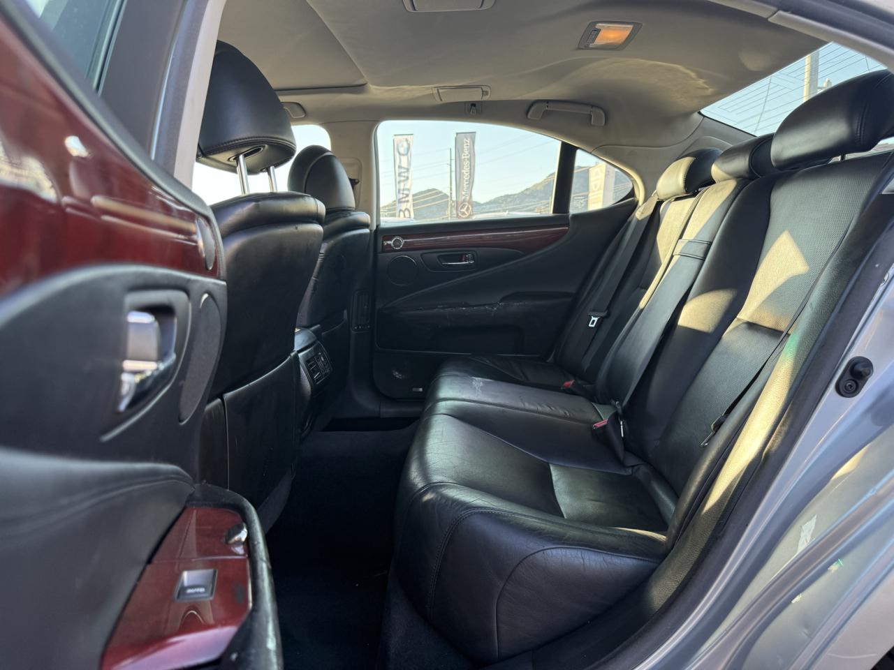 Lexus LS 460 4dr Sdn RWD 2012