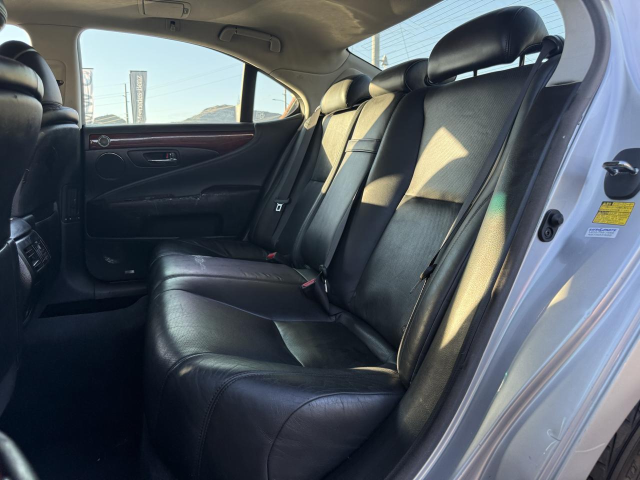 Lexus LS 460 4dr Sdn RWD 2012