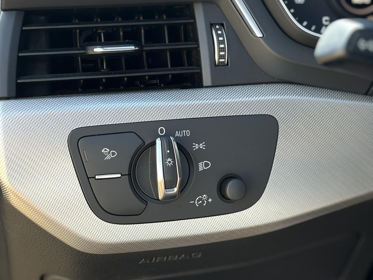 Audi A4 2.0 TFSI ultra Tech Premium S Tronic FWD 2018
