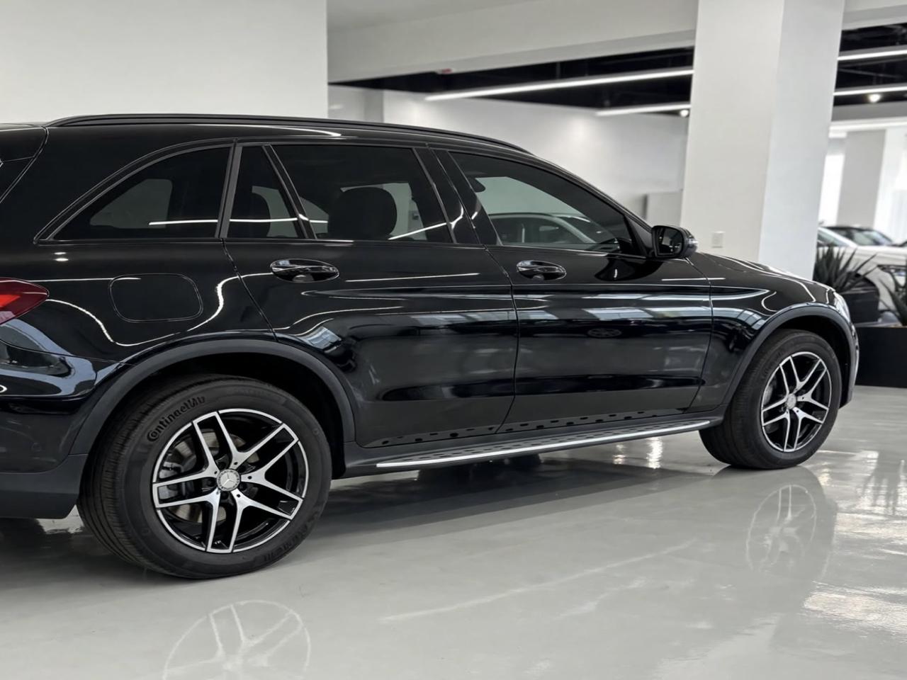 Mercedes-Benz GLC GLC 300 4MATIC SUV 2017