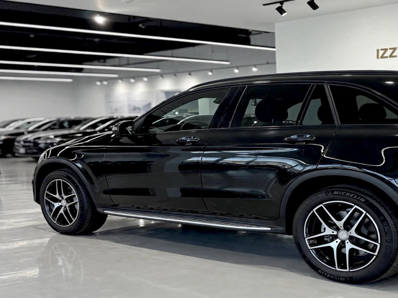 Mercedes-Benz GLC GLC 300 4MATIC SUV 2017