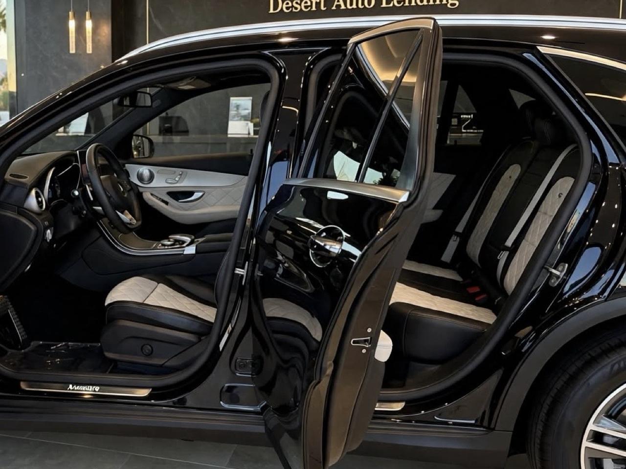 Mercedes-Benz GLC GLC 300 4MATIC SUV 2017