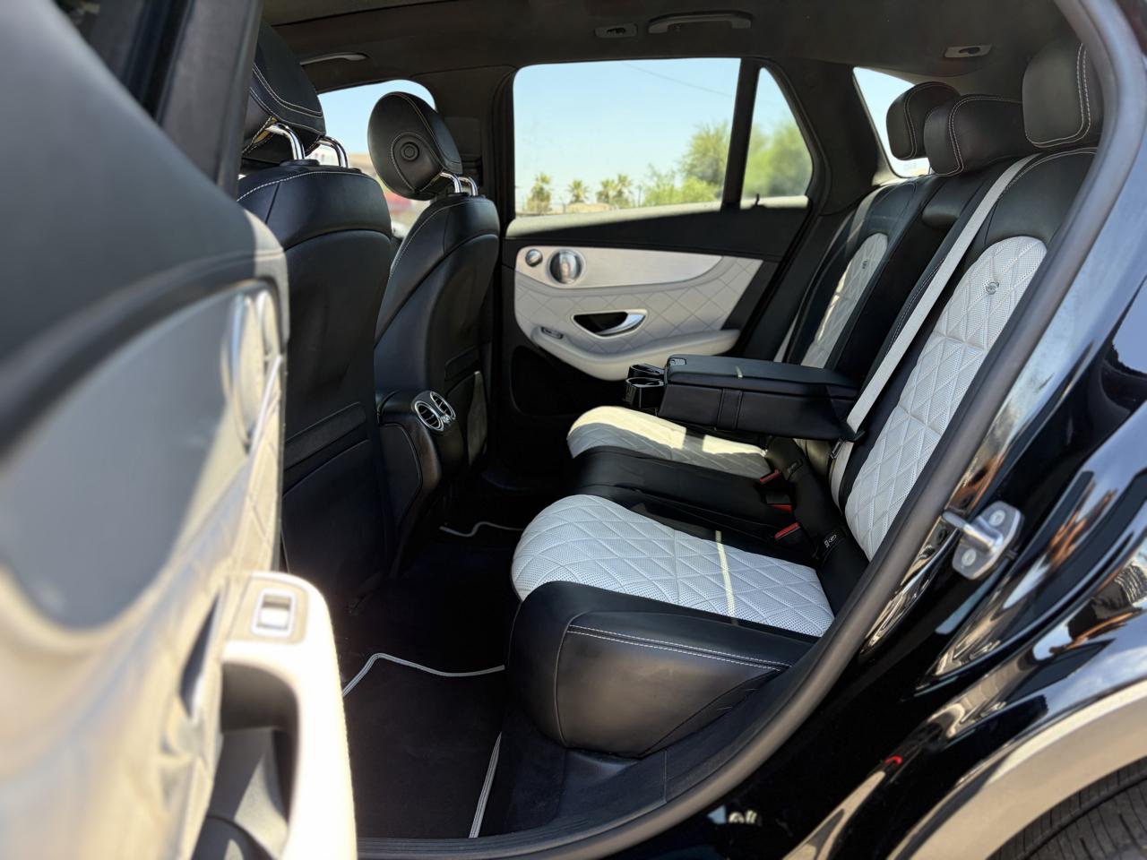 Mercedes-Benz GLC GLC 300 4MATIC SUV 2017