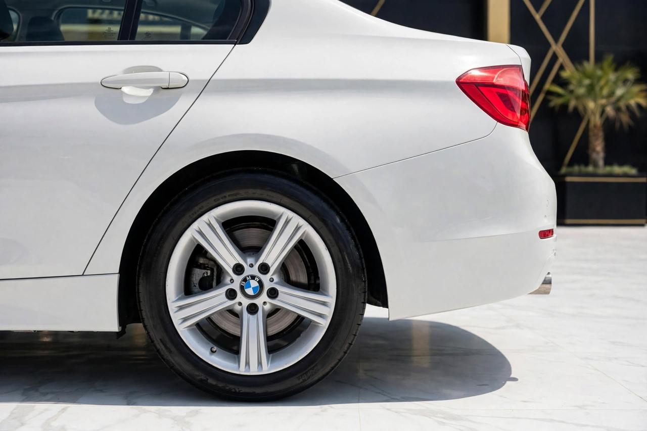 BMW 3 Series 4dr Sdn 320i RWD South Africa 2015