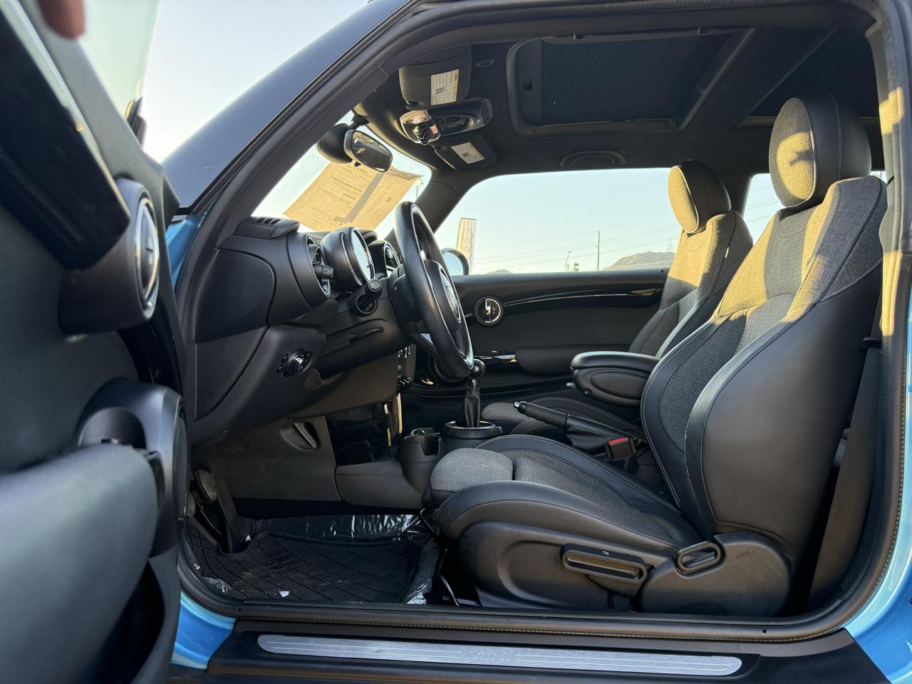 MINI Cooper Hardtop 2dr HB 2015
