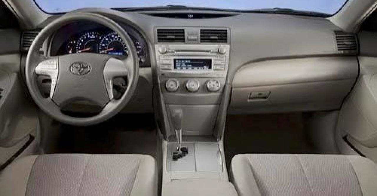 Toyota Camry 4dr Sdn I4 Man LE (Natl) 2011