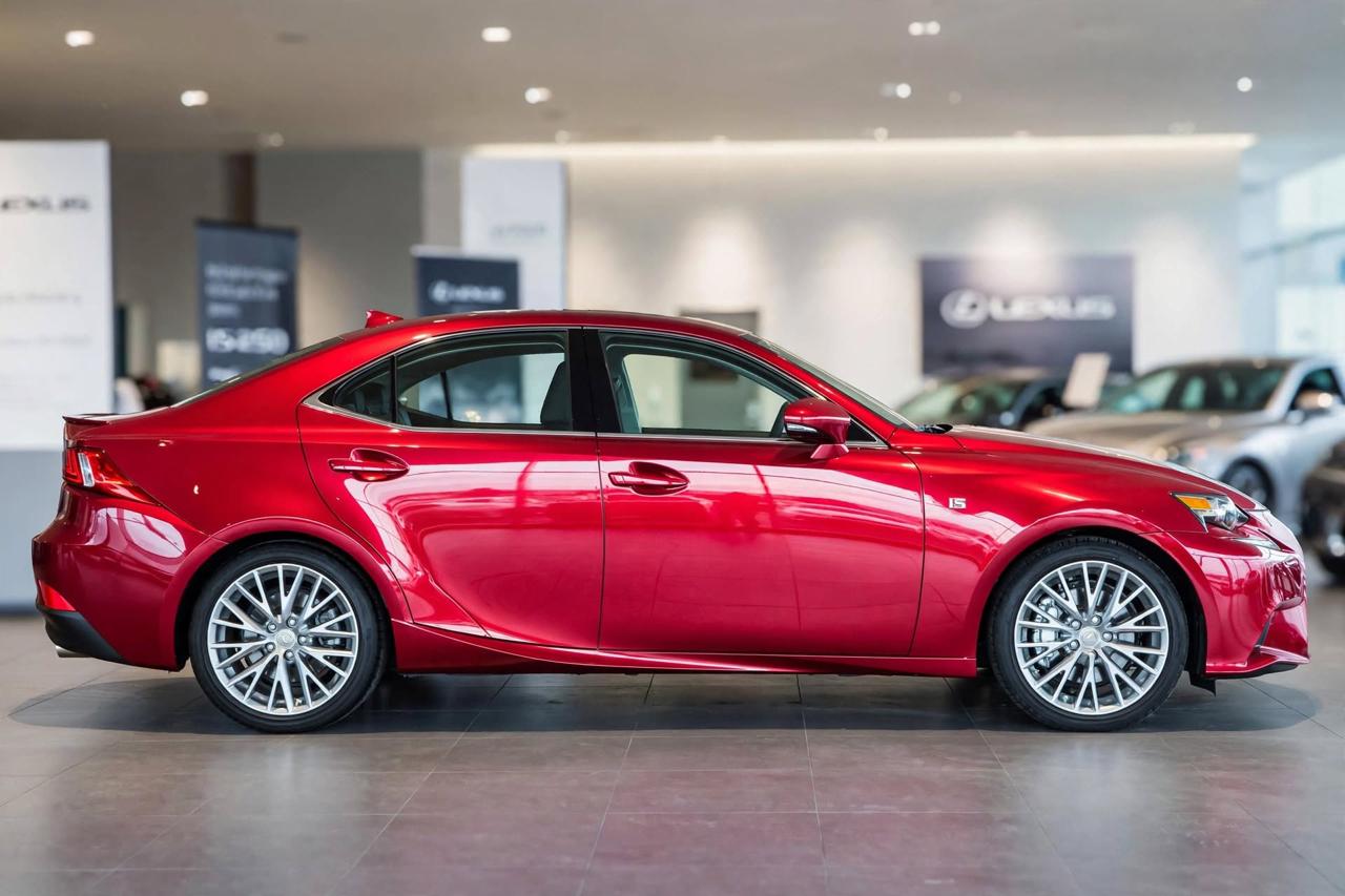 Lexus IS 250 4dr Sport Sdn RWD 2015