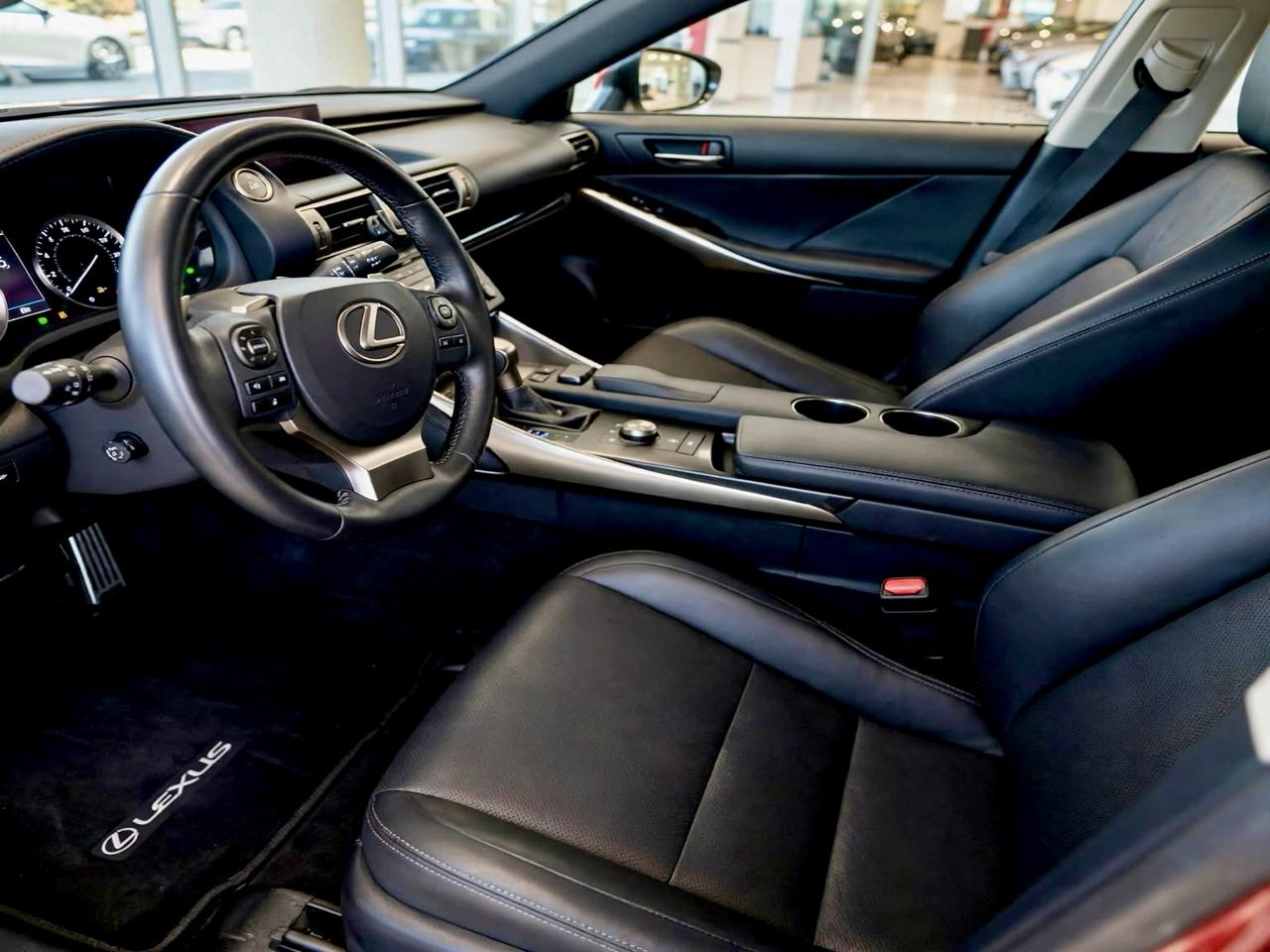 Lexus IS 250 4dr Sport Sdn RWD 2015