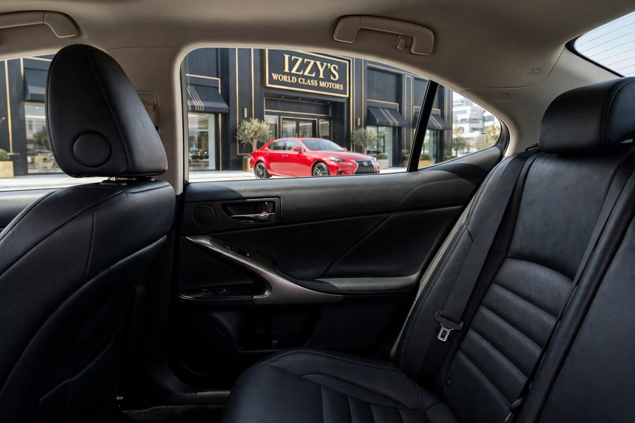 Lexus IS 250 4dr Sport Sdn RWD 2015
