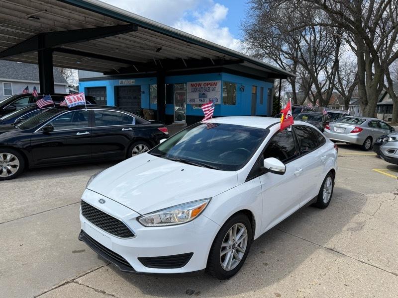 Ford Focus SE Sedan 2016