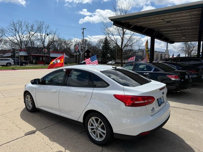 Ford Focus SE Sedan 2016