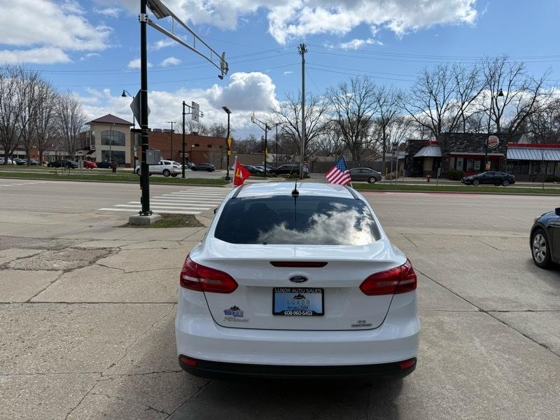 Ford Focus SE Sedan 2016