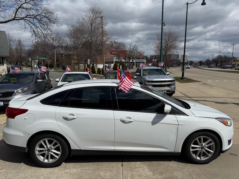 Ford Focus SE Sedan 2016