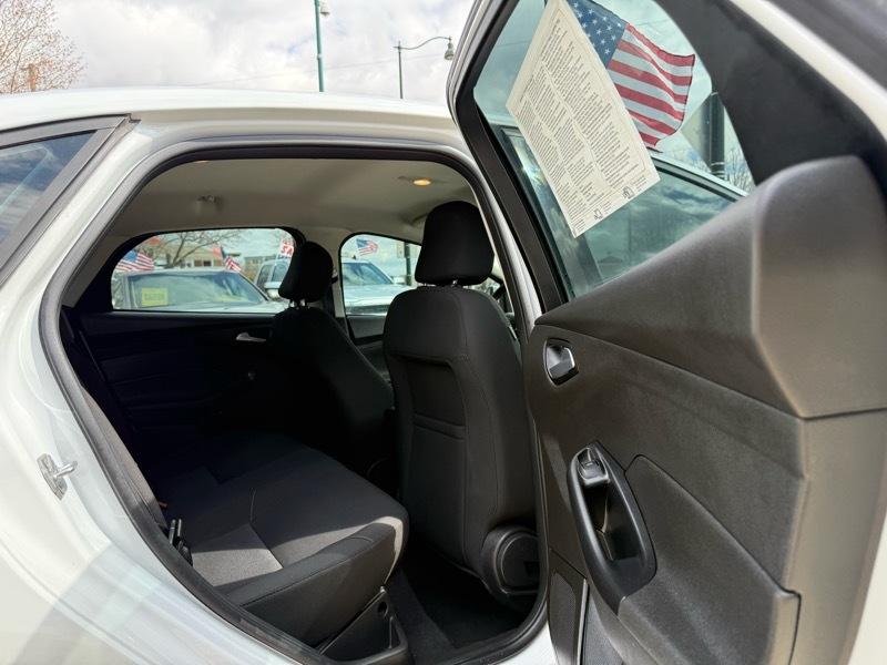 Ford Focus SE Sedan 2016