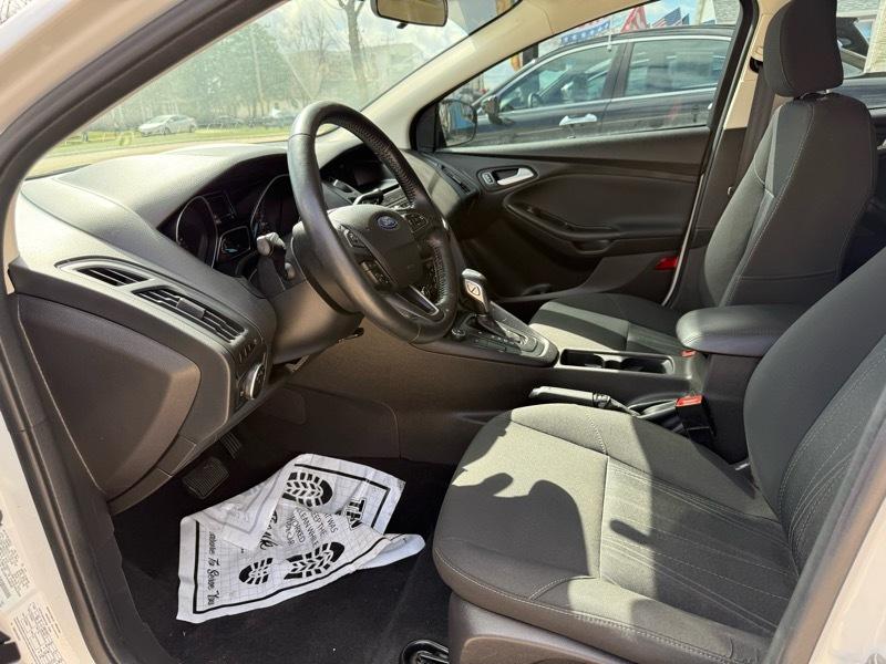 Ford Focus SE Sedan 2016