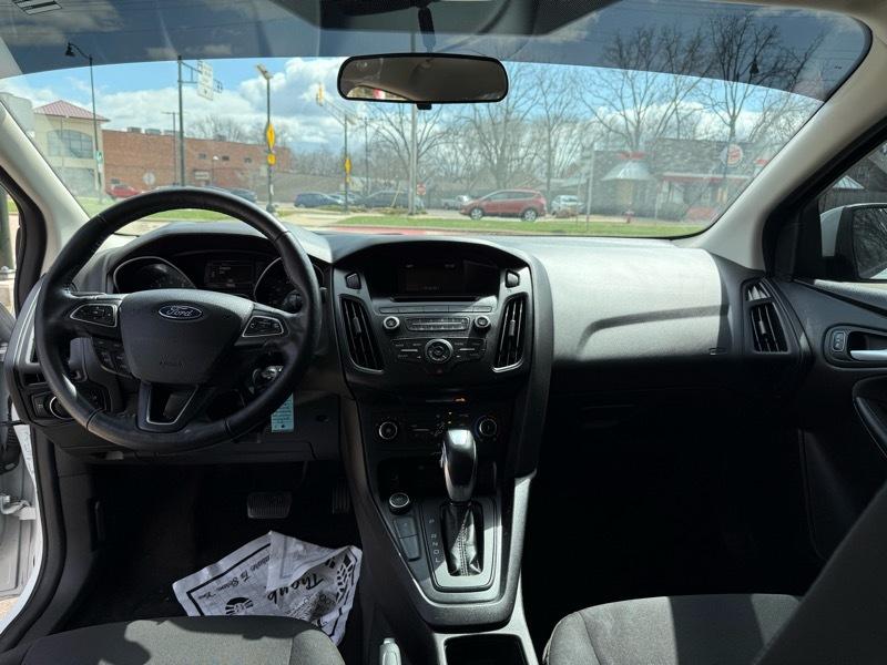 Ford Focus SE Sedan 2016