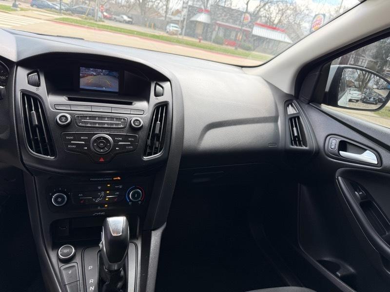 Ford Focus SE Sedan 2016