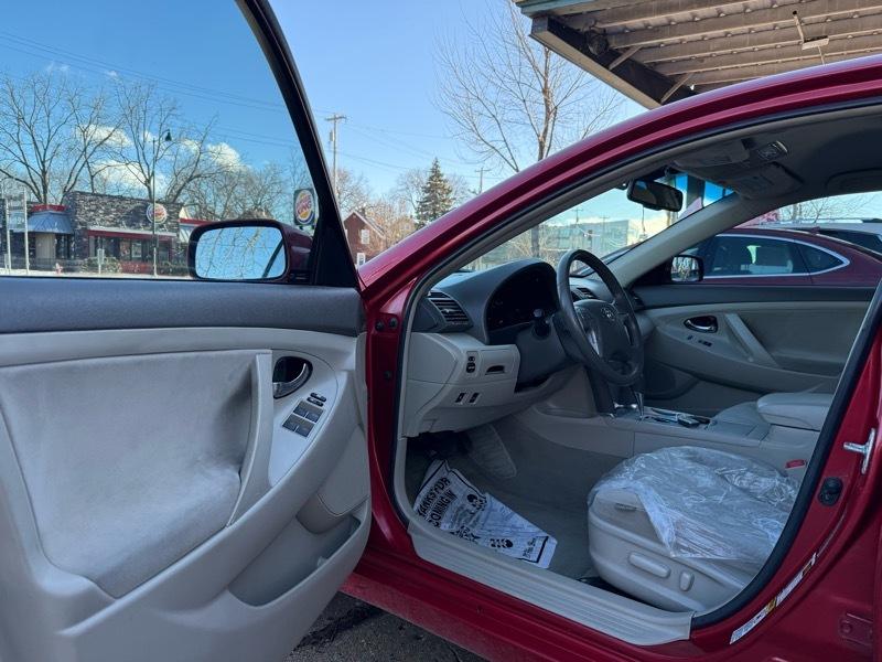 Toyota Camry Hybrid Sedan 2010