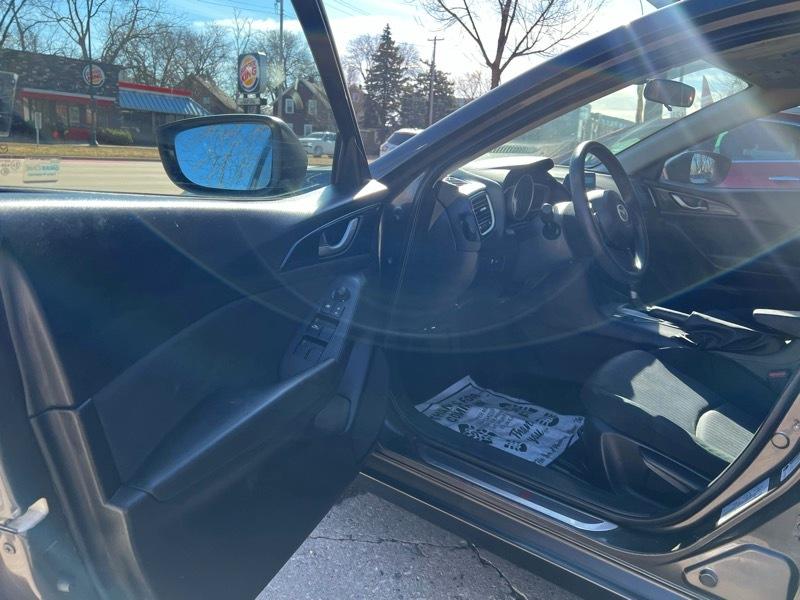 Mazda MAZDA3 i Sport AT 4-Door 2014